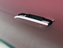 Mercedes-Benz GLB 200 Business Solution AMG 7p. 58 kWh | Premium pakket | Nightpakket | Winterpakket | Sportstoelen | Trekhaak | Vast panoramadak | Massage functie | GUARD 360° | 19” vijfspaaks lichtmetalen AMG-velgen |
