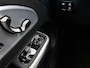 Mercedes-Benz GLB 200 Business Solution AMG 7p. 58 kWh | Premium pakket | Nightpakket | Winterpakket | Sportstoelen | Trekhaak | Vast panoramadak | Massage functie | GUARD 360° | 19” vijfspaaks lichtmetalen AMG-velgen |