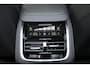 Volvo XC90 T8 Recharge AWD Ultra Dark Exec. Ed. - Panorama/schuifdak - Luchtvering - IntelliSafe Assist & Surround - 360º Camera - Bowers & Wilkins audio - Verwarmde voorstoelen, stuur & achterbank - Parkeersensoren voor & achter - Elektr. bedienb. voorstoelen met geheugen - Head up display - Draadloze tel. lader - Extra getint glas - 22'' LMV