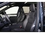Volvo XC90 T8 Recharge AWD Ultra Dark Exec. Ed. - Panorama/schuifdak - Luchtvering - IntelliSafe Assist & Surround - 360º Camera - Bowers & Wilkins audio - Verwarmde voorstoelen, stuur & achterbank - Parkeersensoren voor & achter - Elektr. bedienb. voorstoelen met geheugen - Head up display - Draadloze tel. lader - Extra getint glas - 22'' LMV