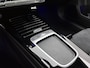 Mercedes-Benz A-klasse 250 e 140 Year Edition | Premium Plus | Nightpakket | Trekhaak | Panoramaschuifdak | 360° camera | 19-inch vijfdubbelspaak AMG velgen | Warmtewerend, donkergetint glas |