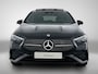 Mercedes-Benz A-klasse 250 e 140 Year Edition | Premium Plus | Nightpakket | Trekhaak | Panoramaschuifdak | 360° camera | 19-inch vijfdubbelspaak AMG velgen | Warmtewerend, donkergetint glas |