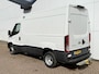 IVECO Daily 35C14 2.3 L2H2 Dubbellucht Airco Cruise control Camera Trekhaak 3,5t Inbouw lucht geveerde stoel