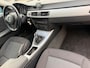 BMW 3-Serie Coupé 320i 6 bak met cruise controle en airco Nederlandse Auto en zeer goed onderhouden
