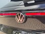 Volkswagen T-Roc 1.5 eTsi * Nieuw model * Hoogglans R-Line Look * 10.000KM! * Parkeercamera * Navigatie *