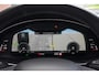 Audi Q7 60 TFSI e Quattro Pro Line S Competition | 489 PK | PHEV | Audi Exclusive | Pano | 360° Camera | Trekhaak Audi Q7 60 TFSI e quattro Pro Line S Competition 489 PK Plug-in Hybrid met 3.0 V6 benzinemotor en 8-traps automatische transmissie, voorzien van een zeer luxe Audi Exclusive interieur, panora
