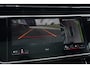 Audi Q7 60 TFSI e Quattro Pro Line S Competition | 489 PK | PHEV | Audi Exclusive | Pano | 360° Camera | Trekhaak Audi Q7 60 TFSI e quattro Pro Line S Competition 489 PK Plug-in Hybrid met 3.0 V6 benzinemotor en 8-traps automatische transmissie, voorzien van een zeer luxe Audi Exclusive interieur, panora