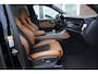 Audi Q7 60 TFSI e Quattro Pro Line S Competition | 489 PK | PHEV | Audi Exclusive | Pano | 360° Camera | Trekhaak Audi Q7 60 TFSI e quattro Pro Line S Competition 489 PK Plug-in Hybrid met 3.0 V6 benzinemotor en 8-traps automatische transmissie, voorzien van een zeer luxe Audi Exclusive interieur, panora