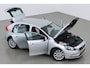 Volvo V40 2.0 D3 Momentum | Trekhaak | ACC | BLIS | Standkachel | Stoelverwarming voor+achter | Navigatie | Lane Assist | High Performance Audio | 17 Inch