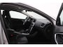 Volvo V40 2.0 D3 Momentum | Trekhaak | ACC | BLIS | Standkachel | Stoelverwarming voor+achter | Navigatie | Lane Assist | High Performance Audio | 17 Inch