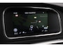 Volvo V40 2.0 D3 Momentum | Trekhaak | ACC | BLIS | Standkachel | Stoelverwarming voor+achter | Navigatie | Lane Assist | High Performance Audio | 17 Inch