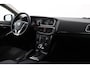 Volvo V40 2.0 D3 Momentum | Trekhaak | ACC | BLIS | Standkachel | Stoelverwarming voor+achter | Navigatie | Lane Assist | High Performance Audio | 17 Inch