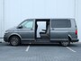 Volkswagen Transporter 2.0 TDI 200 pk L2 Bulli DC DSG | Dubbele cabine | Dubbel schuifdeur | Navigatie | Adaptieve Cruise control | Airco | Camera | LED | App connect | Stoelverwarming | Digital cockpit | PDC | Trekhaak | Glaslook panelen| Betimmering |