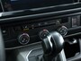 Volkswagen Transporter 2.0 TDI 200 pk L2 Bulli DC DSG | Dubbele cabine | Dubbel schuifdeur | Navigatie | Adaptieve Cruise control | Airco | Camera | LED | App connect | Stoelverwarming | Digital cockpit | PDC | Trekhaak | Glaslook panelen| Betimmering |