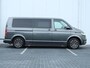 Volkswagen Transporter 2.0 TDI 200 pk L2 Bulli DC DSG | Dubbele cabine | Dubbel schuifdeur | Navigatie | Adaptieve Cruise control | Airco | Camera | LED | App connect | Stoelverwarming | Digital cockpit | PDC | Trekhaak | Glaslook panelen| Betimmering |