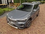 BMW X1 xDrive25e High Ex. | Stormbay | Camera | Trekhk afn | Elek.st. | Leer | 19 inch | Uniek!