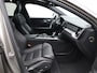Volvo V60 2.0 T4 Inscription / Trekhaak / Panoramadak / 360 Camera / Head-up Display / Stoelverwarming / Lederen Bekleding / BLIS /
