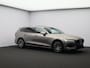 Volvo V60 2.0 T4 Inscription / Trekhaak / Panoramadak / 360 Camera / Head-up Display / Stoelverwarming / Lederen Bekleding / BLIS /