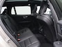 Volvo V60 2.0 T4 Inscription / Trekhaak / Panoramadak / 360 Camera / Head-up Display / Stoelverwarming / Lederen Bekleding / BLIS /