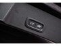 Volvo XC40 2.0 B4 Plus Dark | Trekhaak | Panoramadak | Lichtmetalen Velgen 19 inch | All-Season banden | Harman Kardon Audio | Achteruitrijcamera | Parkeersensoren | Keyless Entry | Elektrische Achterklep | Elektrisch Verstelbare Voorstoelen | Stoelverwarming | Google Navigatie | Apple Carplay | Android Auto