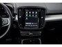 Volvo XC40 2.0 B4 Plus Dark | Trekhaak | Panoramadak | Lichtmetalen Velgen 19 inch | All-Season banden | Harman Kardon Audio | Achteruitrijcamera | Parkeersensoren | Keyless Entry | Elektrische Achterklep | Elektrisch Verstelbare Voorstoelen | Stoelverwarming | Google Navigatie | Apple Carplay | Android Auto