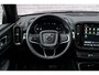 Volvo XC40 2.0 B4 Plus Dark | Trekhaak | Panoramadak | Lichtmetalen Velgen 19 inch | All-Season banden | Harman Kardon Audio | Achteruitrijcamera | Parkeersensoren | Keyless Entry | Elektrische Achterklep | Elektrisch Verstelbare Voorstoelen | Stoelverwarming | Google Navigatie | Apple Carplay | Android Auto