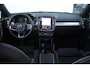 Volvo XC40 B4 Plus Dark | Trekhaak | Panoramadak | Verwarmbare voorstoelen, stuurwiel en voorruit | Adaptieve cruise control | Premium audio by Harman Kardon | Apple carplay/Android auto