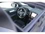 Volvo XC40 B4 Plus Dark | Trekhaak | Panoramadak | Verwarmbare voorstoelen, stuurwiel en voorruit | Adaptieve cruise control | Premium audio by Harman Kardon | Apple carplay/Android auto