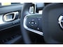 Volvo XC40 B4 Plus Dark | Trekhaak | Panoramadak | Verwarmbare voorstoelen, stuurwiel en voorruit | Adaptieve cruise control | Premium audio by Harman Kardon | Apple carplay/Android auto