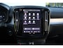 Volvo XC40 B4 Plus Dark | Trekhaak | Panoramadak | Verwarmbare voorstoelen, stuurwiel en voorruit | Adaptieve cruise control | Premium audio by Harman Kardon | Apple carplay/Android auto
