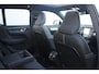 Volvo XC40 B4 Plus Dark | Trekhaak | Panoramadak | Verwarmbare voorstoelen, stuurwiel en voorruit | Adaptieve cruise control | Premium audio by Harman Kardon | Apple carplay/Android auto