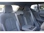 Volvo XC40 B4 Plus Dark | Trekhaak | Panoramadak | Verwarmbare voorstoelen, stuurwiel en voorruit | Adaptieve cruise control | Premium audio by Harman Kardon | Apple carplay/Android auto