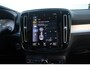 Volvo XC40 T5 Recharge R-Design | Semi-elektr. Trekhaak | Elektr. Schuif-/Kanteldak | Harman/Kardon | Elektrisch Verstelbare Stoelen Met Geheugen | Adaptieve Cruise Control | BLIS | Pilot Assist | Lederen Bekleding | Extra Getint Glas | 18" Lichtmetalen Velgen