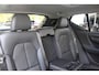 Volvo XC40 T5 Recharge R-Design | Semi-elektr. Trekhaak | Elektr. Schuif-/Kanteldak | Harman/Kardon | Elektrisch Verstelbare Stoelen Met Geheugen | Adaptieve Cruise Control | BLIS | Pilot Assist | Lederen Bekleding | Extra Getint Glas | 18" Lichtmetalen Velgen