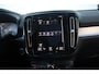 Volvo XC40 T5 Recharge R-Design | Semi-elektr. Trekhaak | Elektr. Schuif-/Kanteldak | Harman/Kardon | Elektrisch Verstelbare Stoelen Met Geheugen | Adaptieve Cruise Control | BLIS | Pilot Assist | Lederen Bekleding | Extra Getint Glas | 18" Lichtmetalen Velgen