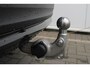 Volvo XC40 B4 Plus Dark | Trekhaak | Panoramadak | Verwarmbare voorstoelen, stuurwiel en voorruit | Premium audio by Harman Kardon | Apple carplay/Android auto |