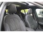 Volvo XC40 B4 Plus Dark | Trekhaak | Panoramadak | Verwarmbare voorstoelen, stuurwiel en voorruit | Premium audio by Harman Kardon | Apple carplay/Android auto |