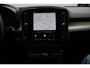 Volvo XC40 B4 Plus Dark | Trekhaak | Panoramadak | Verwarmbare voorstoelen, stuurwiel en voorruit | Premium audio by Harman Kardon | Apple carplay/Android auto |