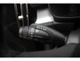 Volvo XC40 B4 Plus Dark | Trekhaak | Panoramadak | Verwarmbare voorstoelen, stuurwiel en voorruit | Premium audio by Harman Kardon | Apple carplay/Android auto |