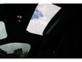 Volvo XC40 B4 Plus Dark | Trekhaak | Panoramadak | Verwarmbare voorstoelen, stuurwiel en voorruit | Premium audio by Harman Kardon | Apple carplay/Android auto |
