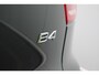 Volvo XC40 B4 Plus Dark | Trekhaak | Panoramadak | Verwarmbare voorstoelen, stuurwiel en voorruit | Premium audio by Harman Kardon | Apple carplay/Android auto |