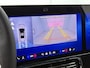 Mercedes-Benz GLB 200 Business Solution AMG 7p. 58 kWh | Premium plus pakket | Nightpakket | Parkeerpakket | Trekhaak | Vast panoramadak | GUARD 360° | Massage functie | Burmester Surround Sound systeem | 19” vijfspaaks lichtmetalen AMG-velgen |