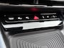Mercedes-Benz GLB 200 Business Solution AMG 7p. 58 kWh | Premium plus pakket | Nightpakket | Parkeerpakket | Trekhaak | Vast panoramadak | GUARD 360° | Massage functie | Burmester Surround Sound systeem | 19” vijfspaaks lichtmetalen AMG-velgen |