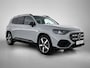 Mercedes-Benz GLB 200 Business Solution AMG 7p. 58 kWh | Premium plus pakket | Nightpakket | Parkeerpakket | Trekhaak | Vast panoramadak | GUARD 360° | Massage functie | Burmester Surround Sound systeem | 19” vijfspaaks lichtmetalen AMG-velgen |