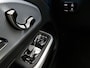 Mercedes-Benz GLB 200 Business Solution AMG 7p. 58 kWh | Premium plus pakket | Nightpakket | Parkeerpakket | Trekhaak | Vast panoramadak | GUARD 360° | Massage functie | Burmester Surround Sound systeem | 19” vijfspaaks lichtmetalen AMG-velgen |