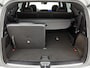 Mercedes-Benz GLB 200 Business Solution AMG 7p. 58 kWh | Premium plus pakket | Nightpakket | Parkeerpakket | Trekhaak | Vast panoramadak | GUARD 360° | Massage functie | Burmester Surround Sound systeem | 19” vijfspaaks lichtmetalen AMG-velgen |
