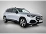 Mercedes-Benz GLB 200 Business Solution AMG 7p. 58 kWh | Premium pakket | Winterpakket | Nightpakket | Sportstoelen pakket | Trekhaak | Vast panoramadak | 19” vijfspaaks lichtmetalen AMG-velgen | GUARD 360°|