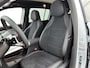 Mercedes-Benz GLB 200 Business Solution AMG 7p. 58 kWh | Premium pakket | Winterpakket | Nightpakket | Sportstoelen pakket | Trekhaak | Vast panoramadak | 19” vijfspaaks lichtmetalen AMG-velgen | GUARD 360°|