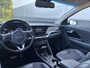Kia Niro Hybrid DynamicPlusLine 1.6 GDi 141pk | ALL SEASON BANDEN | ADAPTIVE CRUISE| CAMERA | NAVI | DODEHOEK ASSISTENTIE | PRIVACY GLASS | STOEL- & STUURWIELVERWARMING | HEV | ISOFIX |
