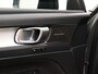 Volvo XC40 B4 AUT(7) PLUS DARK SCHUIFDAK HARMAN KARDON TREKHAAK CAMERA
